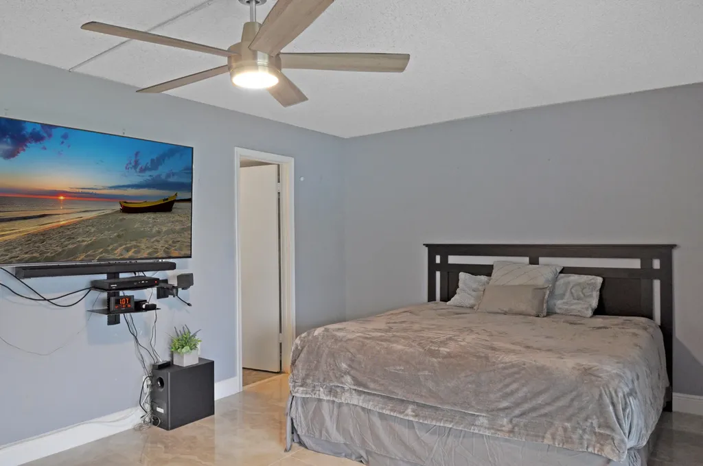 238 Chatham L West Palm Beach FL 33417