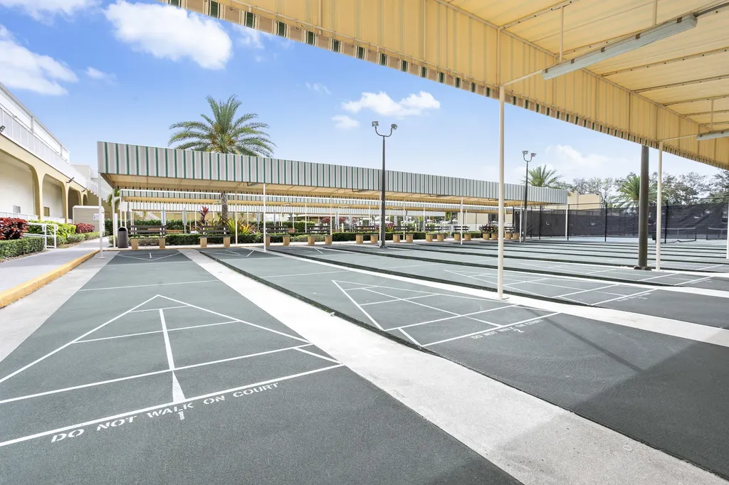 238 Chatham L West Palm Beach FL 33417