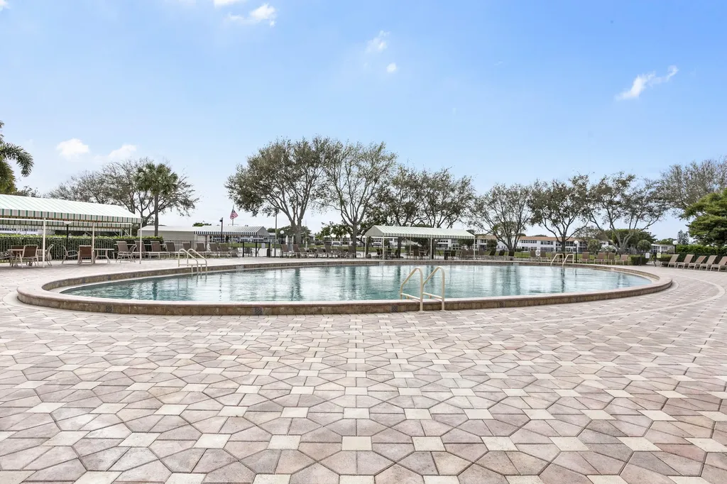 238 Chatham L West Palm Beach FL 33417