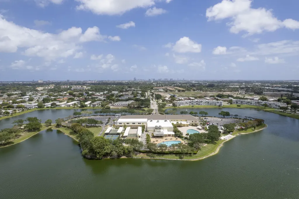 238 Chatham L West Palm Beach FL 33417