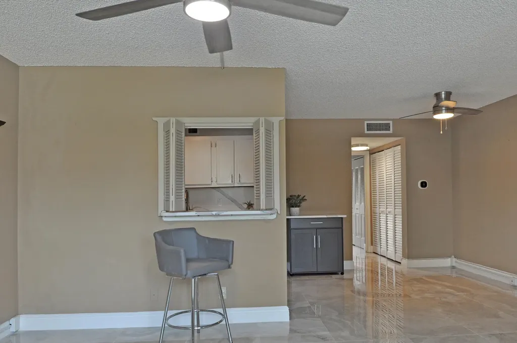 238 Chatham L West Palm Beach FL 33417