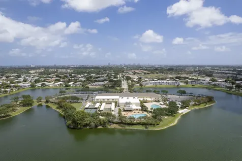 238 Chatham L West Palm Beach FL 33417
