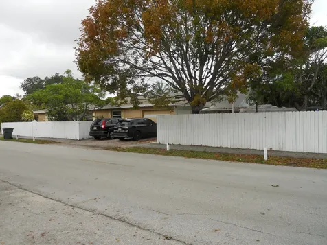 3290 NE 10th Avenue Oakland Park FL 33334
