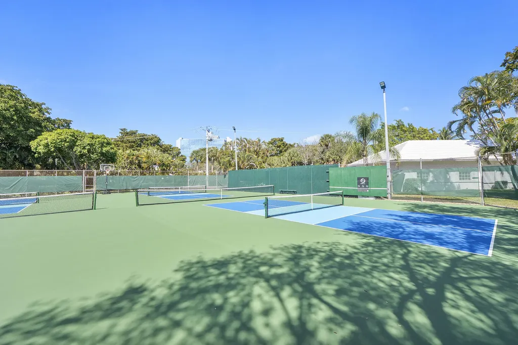 6517 Bay Club Drive Fort Lauderdale FL 33308