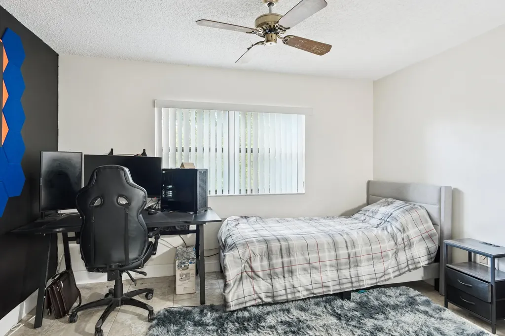 1891 N 61st Avenue Hollywood FL 33024