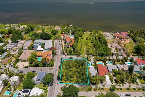 502 S Palmway Lake Worth Beach FL 33460