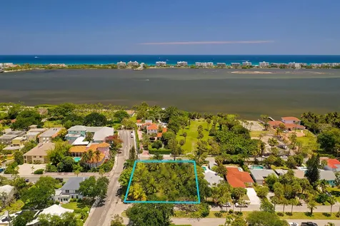 502 S Palmway Lake Worth Beach FL 33460