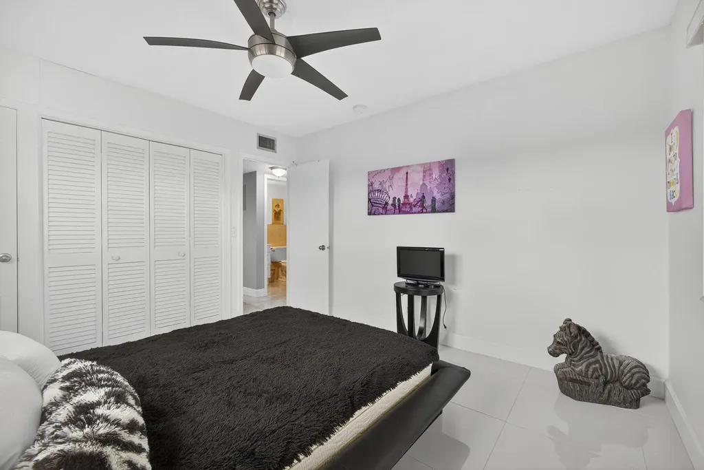160 Easthampton G West Palm Beach FL 33417