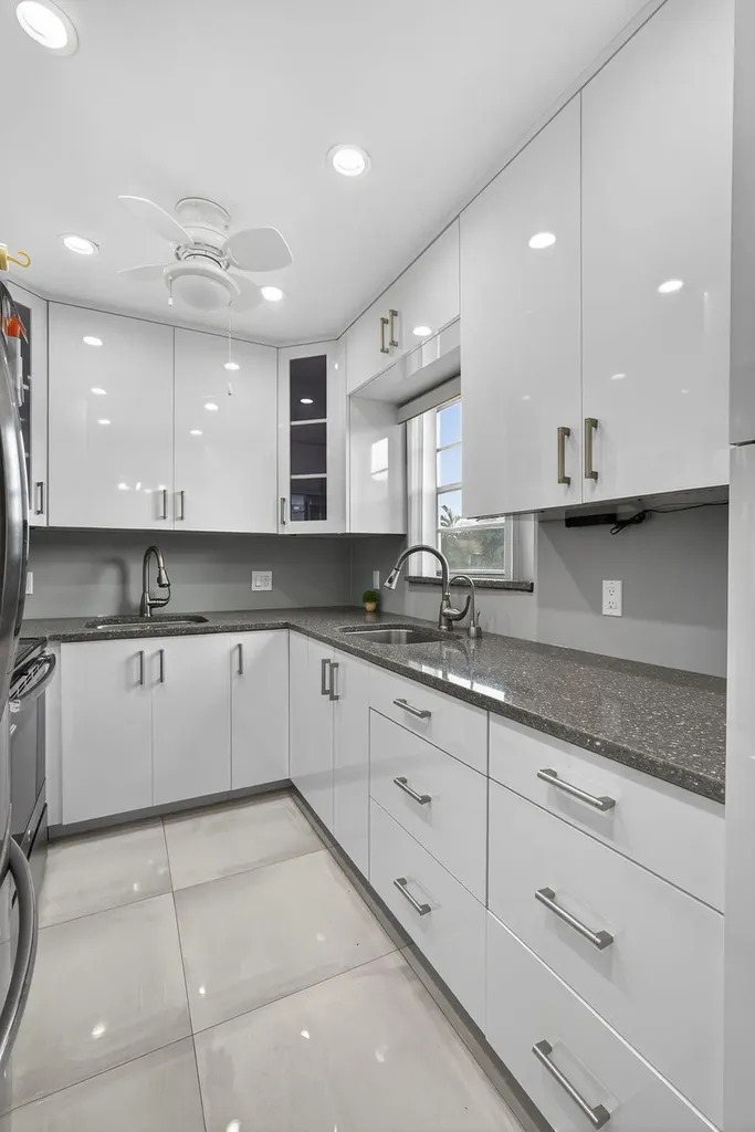 160 Easthampton G West Palm Beach FL 33417