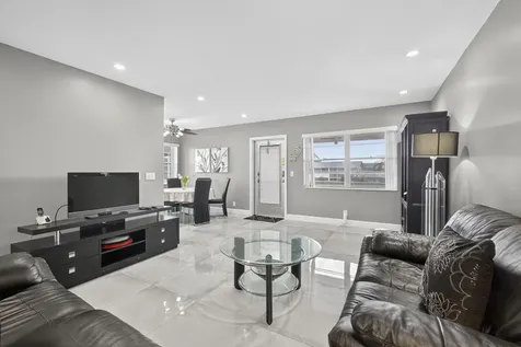 160 Easthampton G West Palm Beach FL 33417