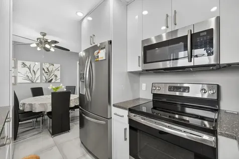 160 Easthampton G West Palm Beach FL 33417