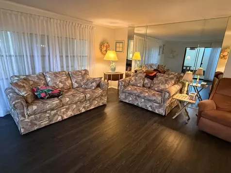 8044 SE Patriot Avenue Hobe Sound FL 33455
