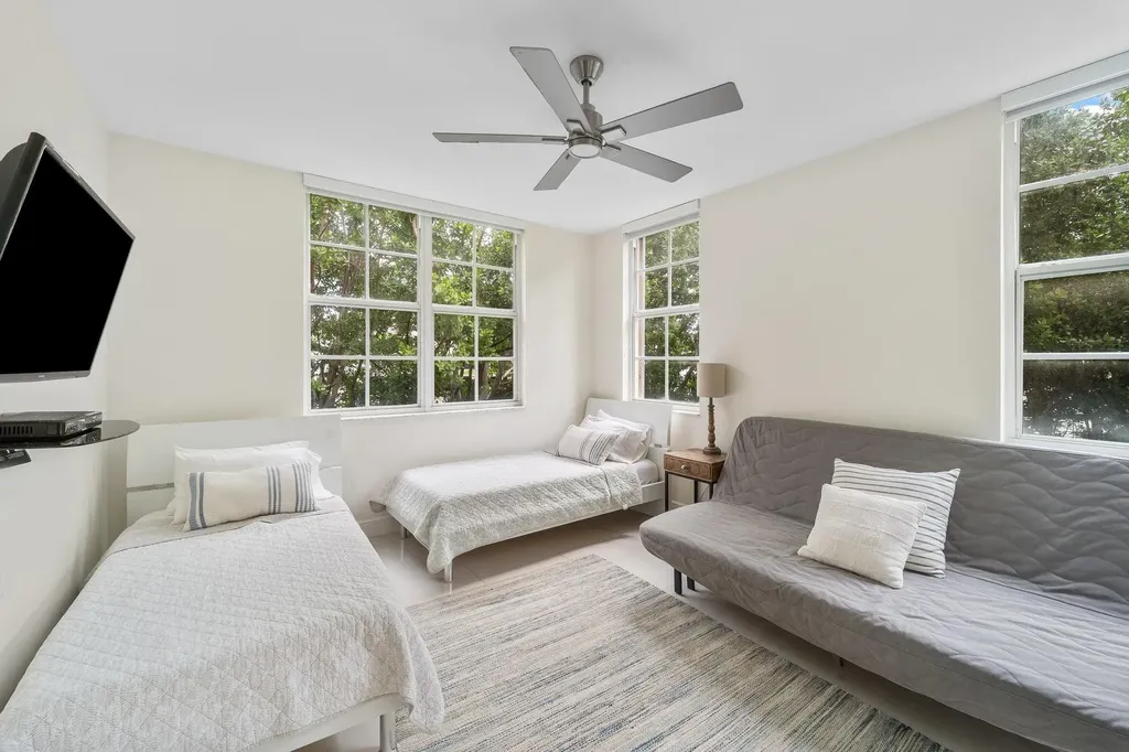 19999 E Country Club Drive Aventura FL 33180