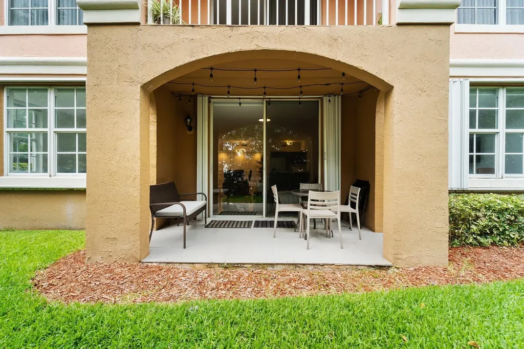 19999 E Country Club Drive Aventura FL 33180