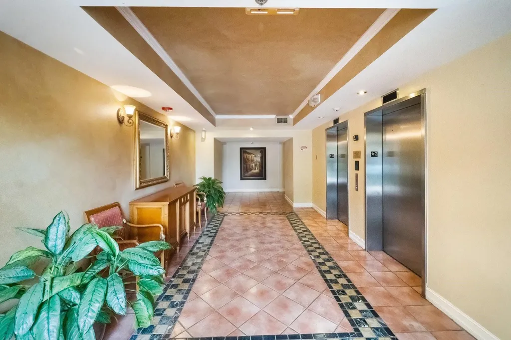 19999 E Country Club Drive Aventura FL 33180