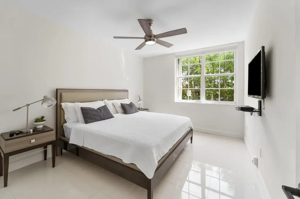 19999 E Country Club Drive Aventura FL 33180
