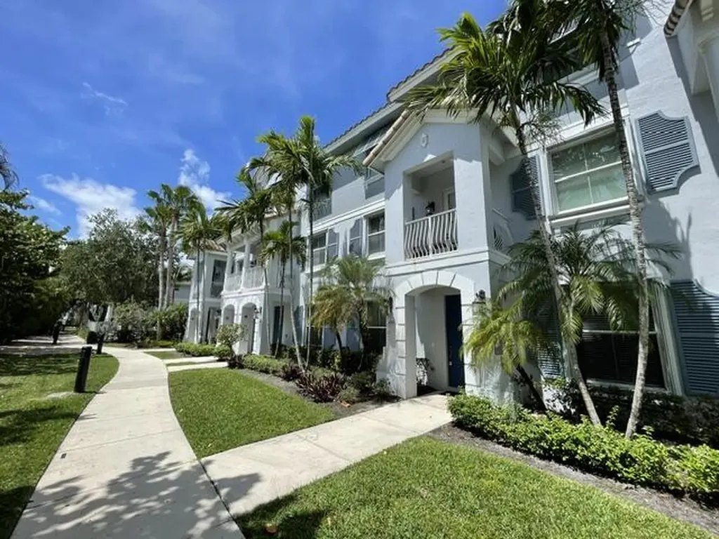 1450 Via Alferi Boynton Beach FL 33426