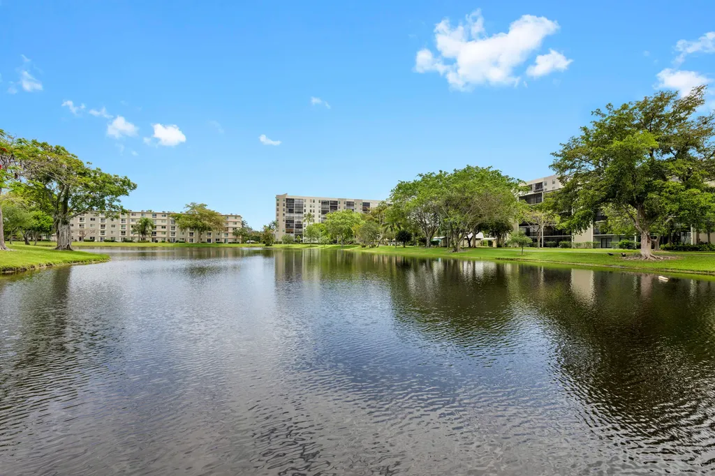 2205 S Cypress Bend Drive Pompano Beach FL 33069