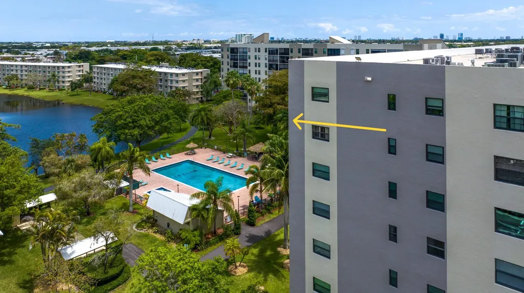 2205 S Cypress Bend Drive Pompano Beach FL 33069