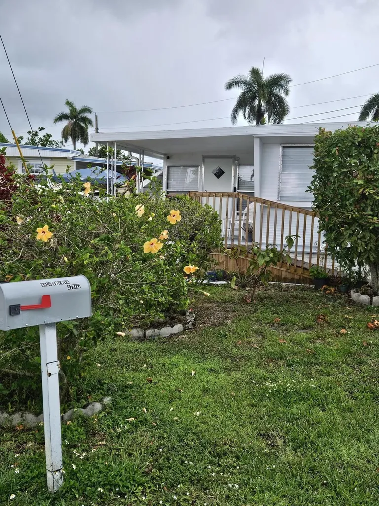 8550 SW 20th Street Davie FL 33324