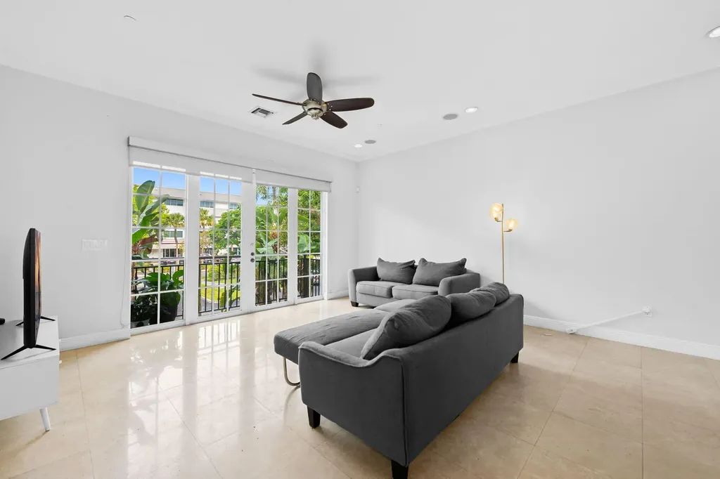 500 SE 7th Street Fort Lauderdale FL 33301