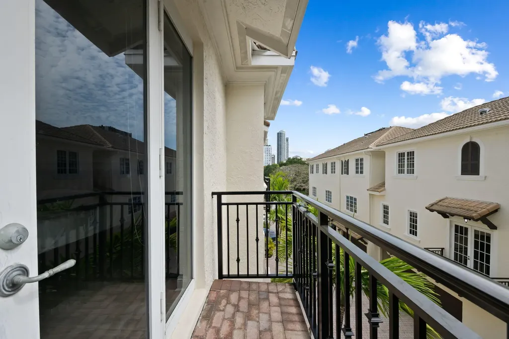 500 SE 7th Street Fort Lauderdale FL 33301