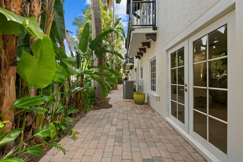 500 SE 7th Street Fort Lauderdale FL 33301