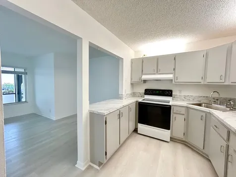 102 Lake Pine Circle Greenacres FL 33463