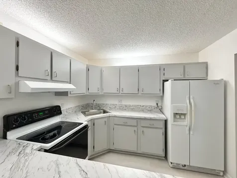 102 Lake Pine Circle Greenacres FL 33463