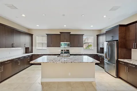 7112 Edison Place Palm Beach Gardens FL 33418