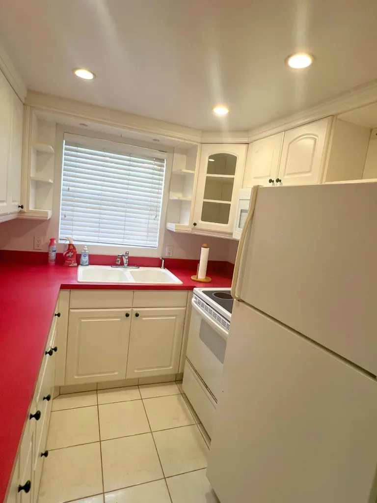 52 Dorchester West Palm Beach FL 33417
