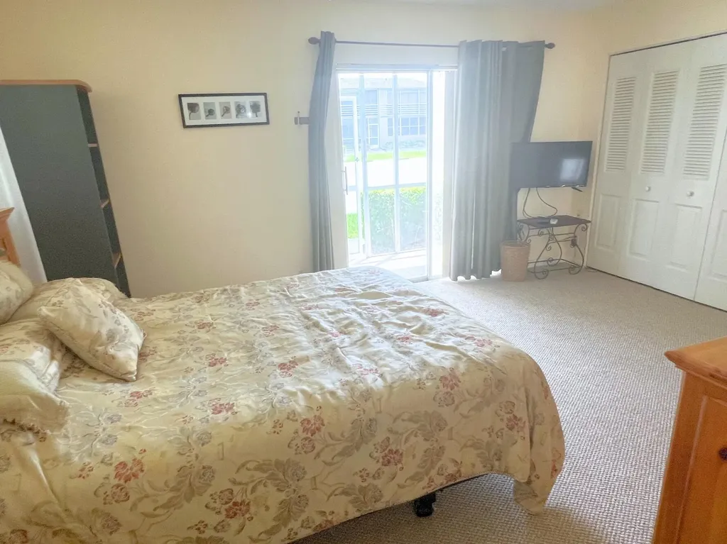 52 Dorchester West Palm Beach FL 33417