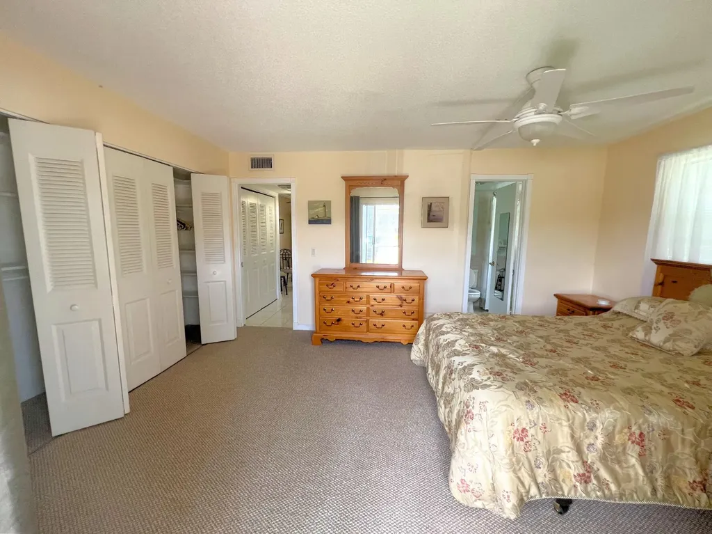 52 Dorchester West Palm Beach FL 33417