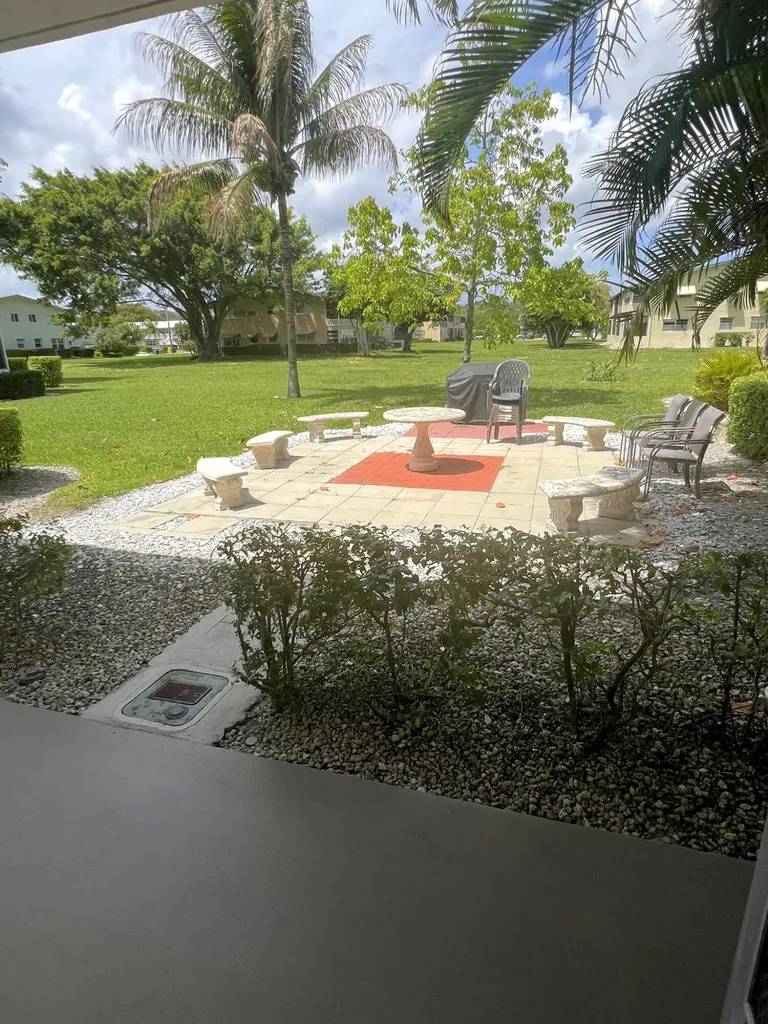 52 Dorchester West Palm Beach FL 33417
