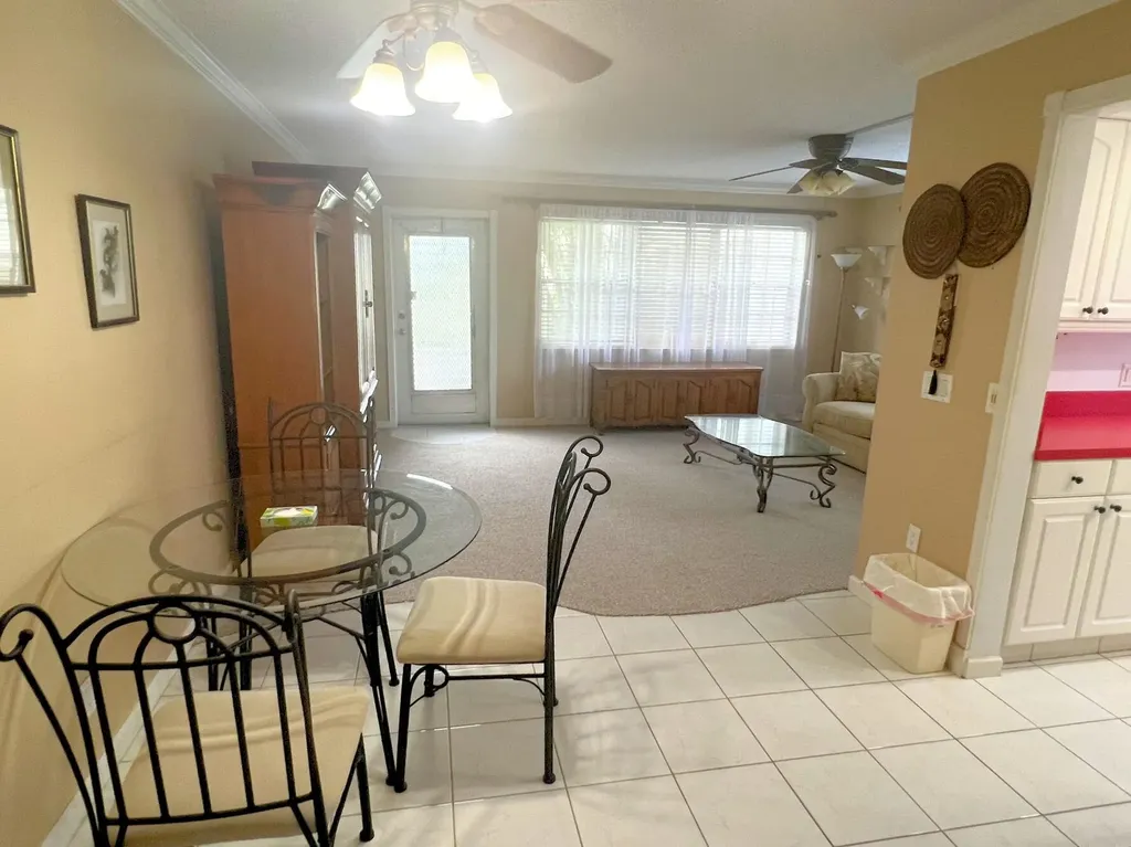 52 Dorchester West Palm Beach FL 33417