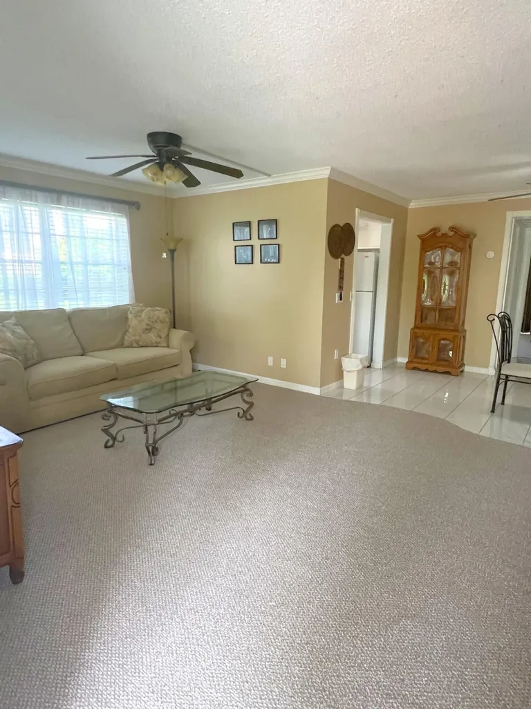 52 Dorchester West Palm Beach FL 33417