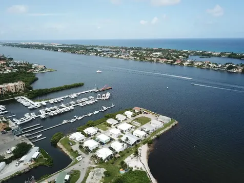 25 S Loafing Street Hypoluxo FL 33462