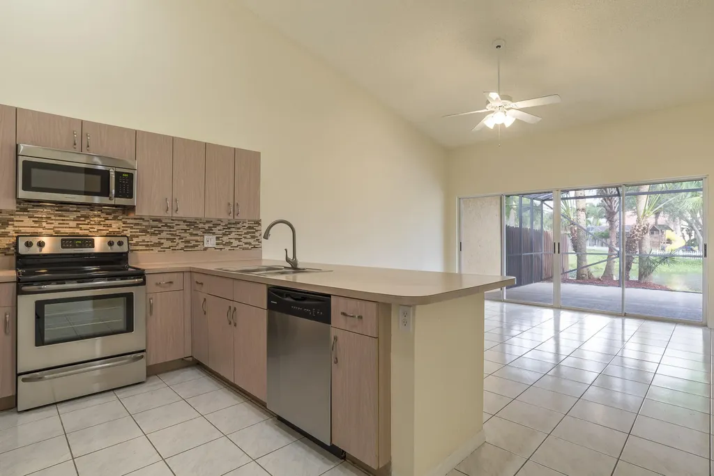 21390 Millbrook Court Boca Raton FL 33498