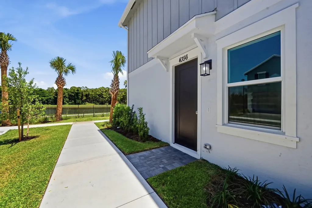 4356 Brookgreen Square Westlake FL 33470