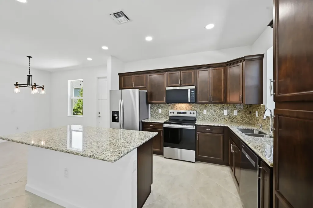 4356 Brookgreen Square Westlake FL 33470
