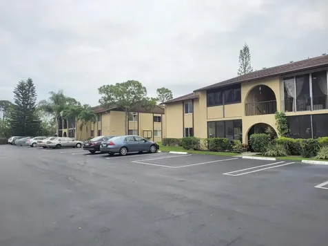 320 Pine Ridge Circle Greenacres FL 33463