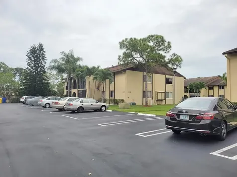 320 Pine Ridge Circle Greenacres FL 33463
