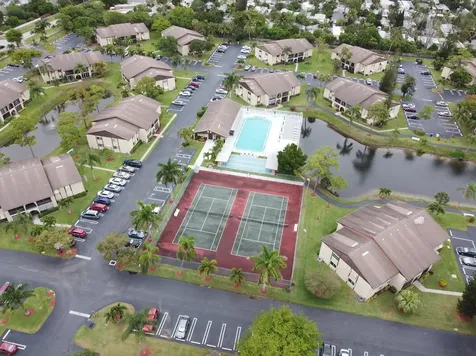 320 Pine Ridge Circle Greenacres FL 33463