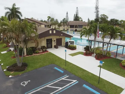 320 Pine Ridge Circle Greenacres FL 33463