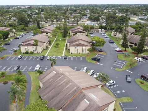 320 Pine Ridge Circle Greenacres FL 33463