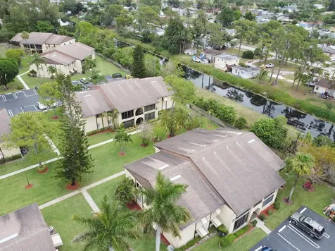 320 Pine Ridge Circle Greenacres FL 33463