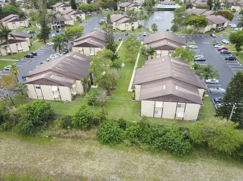 320 Pine Ridge Circle Greenacres FL 33463