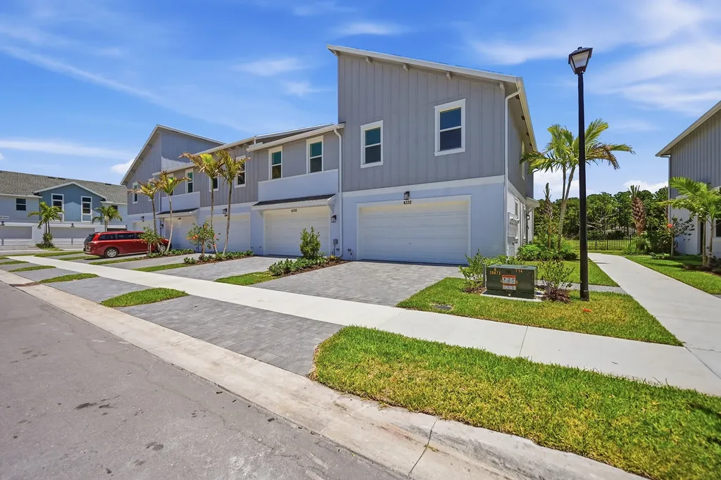 4332 Brookgreen Square Westlake FL 33470