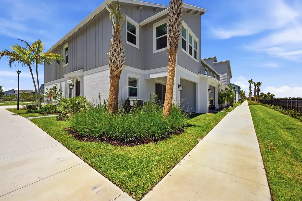 4332 Brookgreen Square Westlake FL 33470