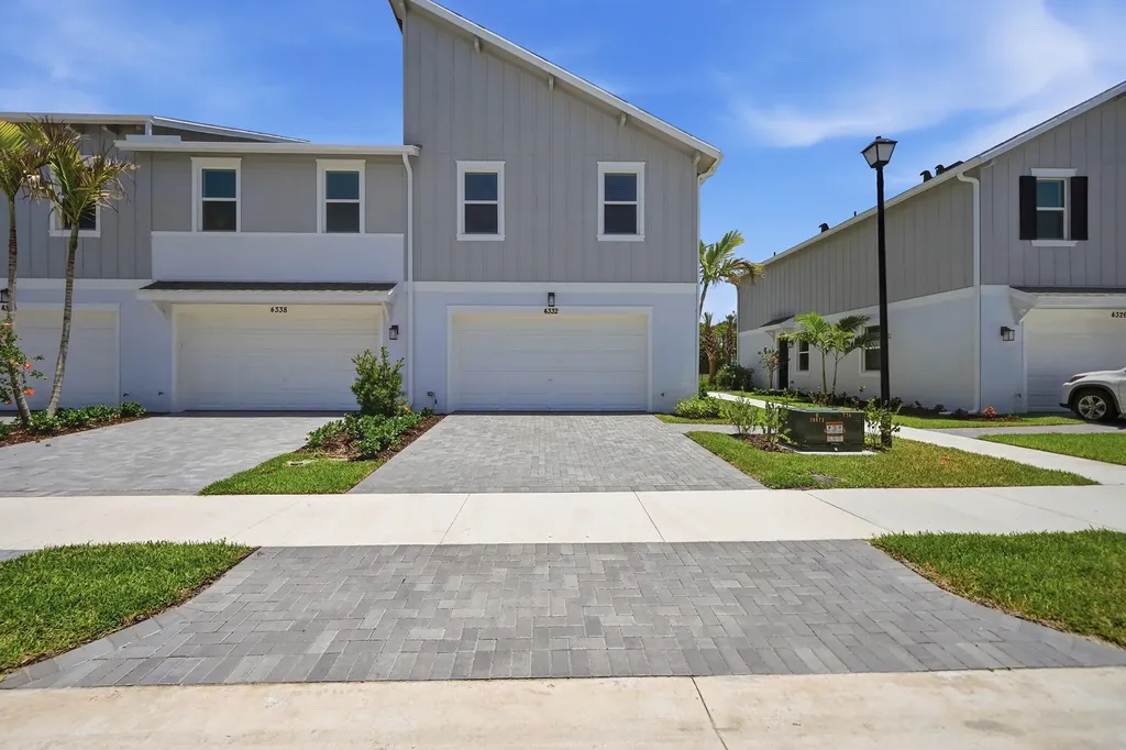 4332 Brookgreen Square Westlake FL 33470